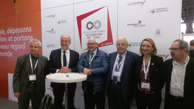 Signature d&rsquo;un accord-cadre lors des Assises