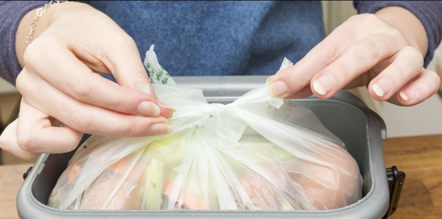 Gare aux microplastiques dans le compost
