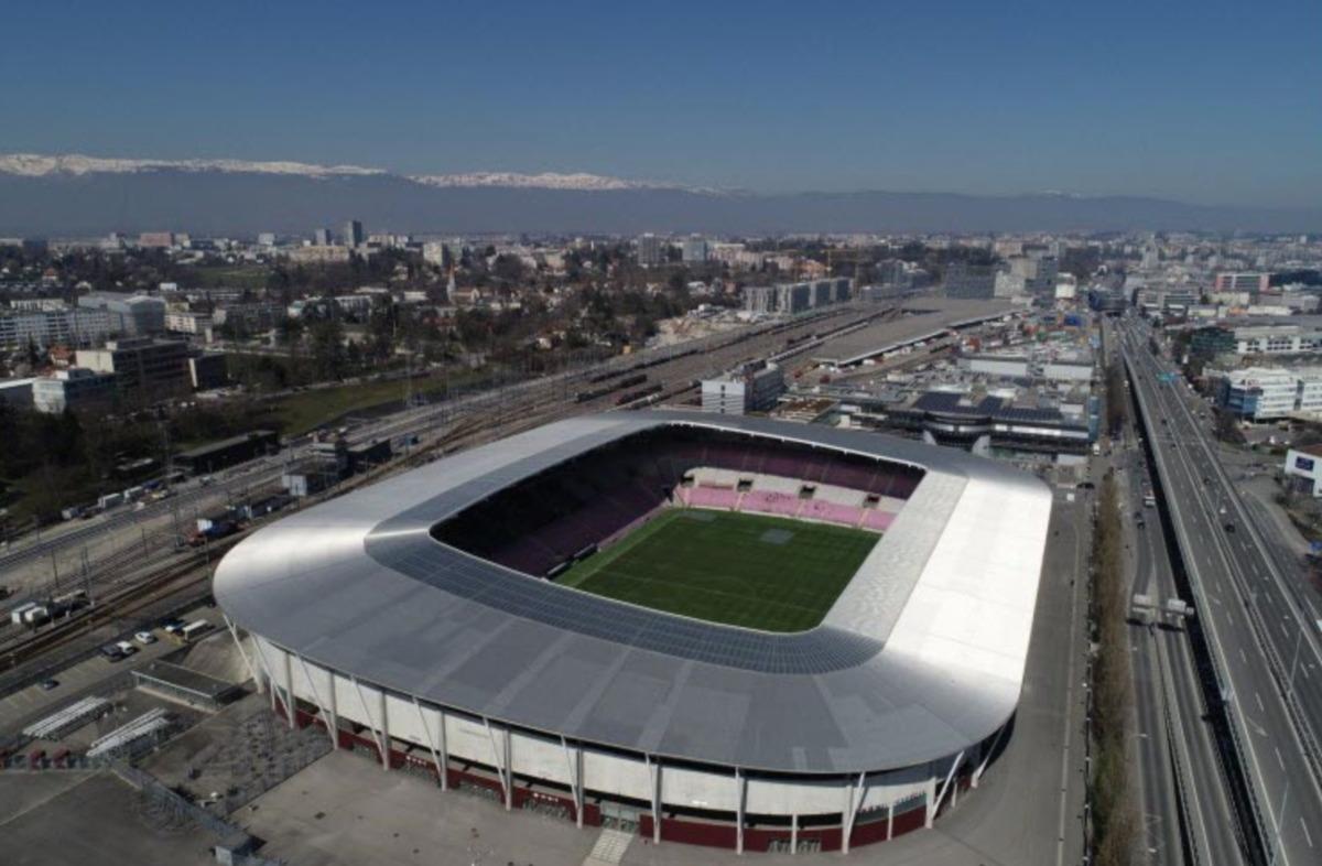 2236_cover Vidéo: installation de panneaux solaires sur le Stade de Genève