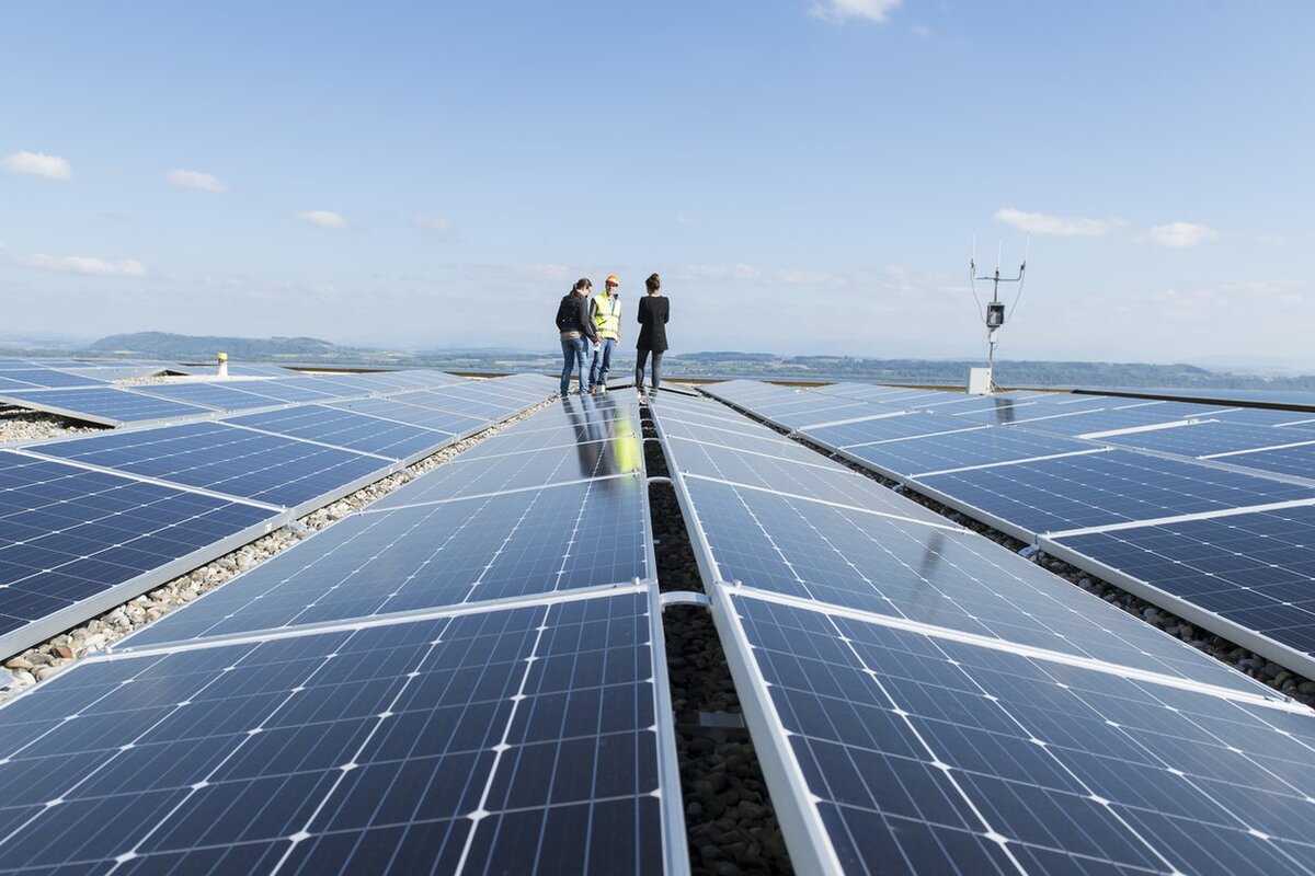 2603_cover 470 millions de francs pour les installations photovoltaïques en 2021