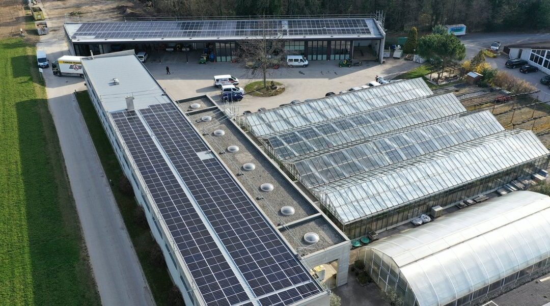 Une centrale photovoltaïque installée sur les toits des Espaces verts à Nyon
