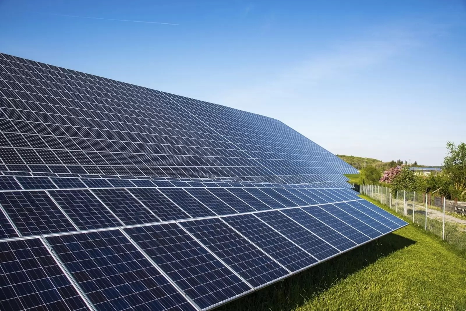 3263_cover Fin de vie des panneaux photovoltaïques : une approche circulaire en Suisse romande