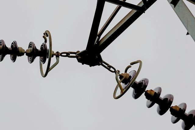 Genève commence à réduire sa consommation d’électricité. Article TDG du 5.8.16